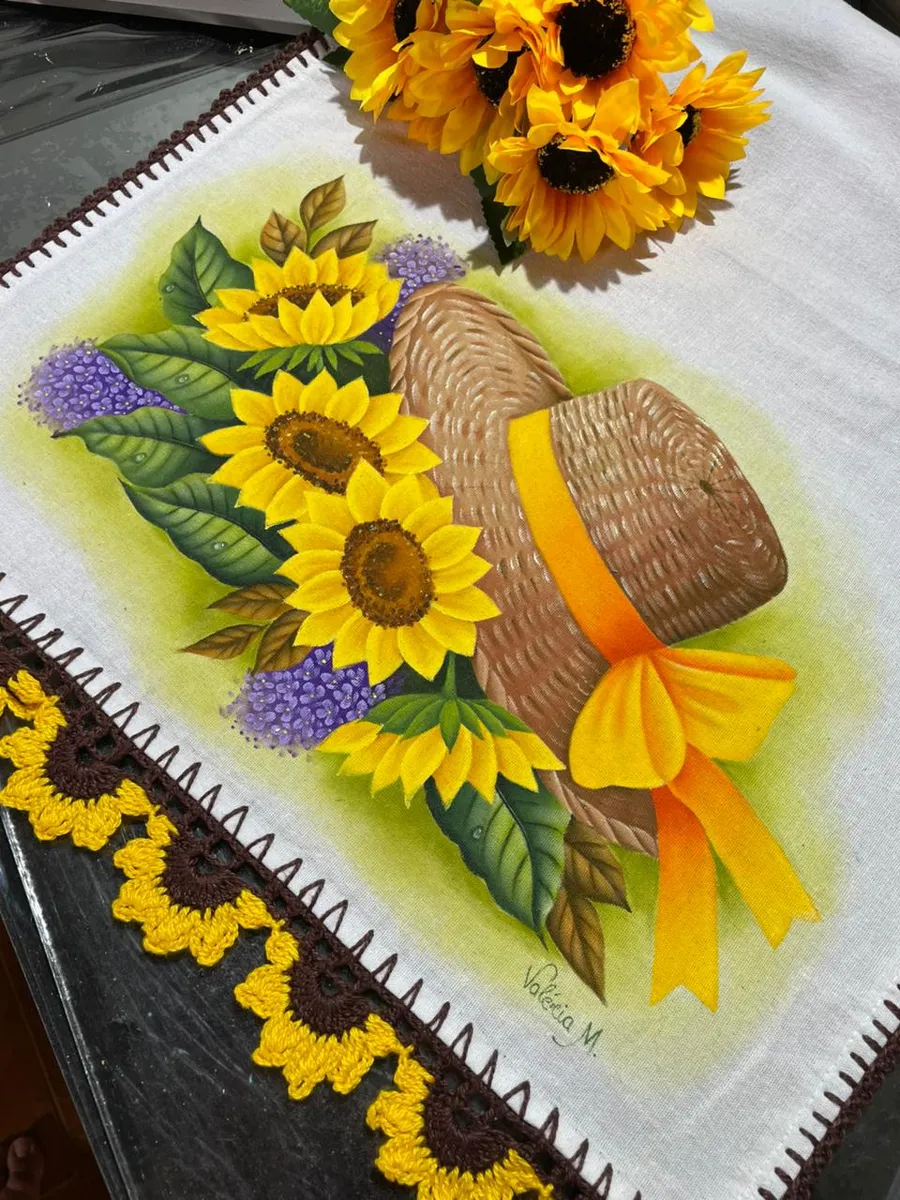 Pano de copa Chapéu e Girassóis - barrado em crochê