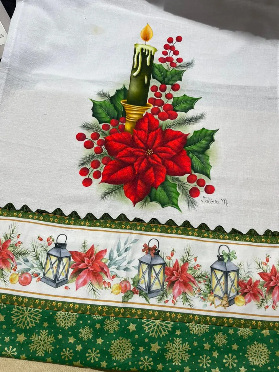 Pano de copa natalino Vela e Poinsétias