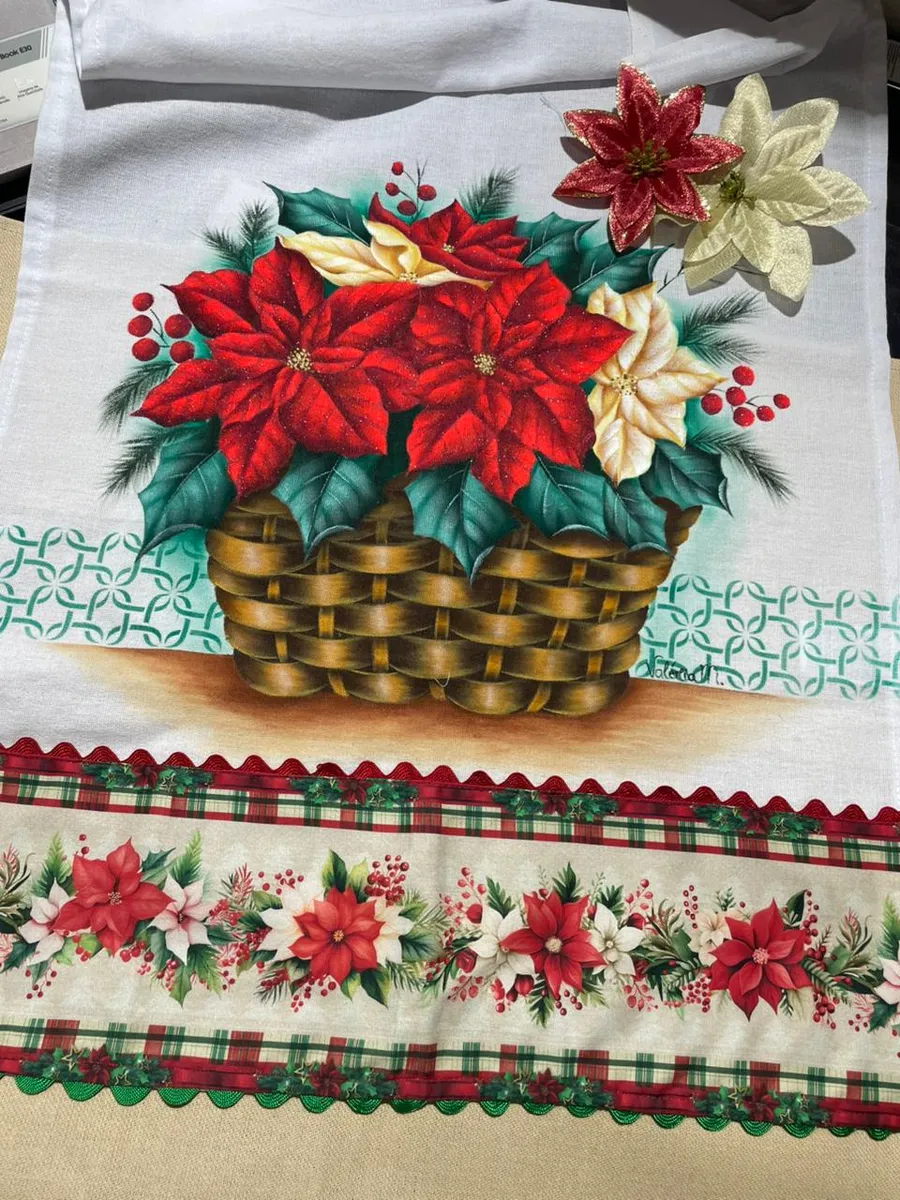 Pano de copa natalino Cesta de poinsétias